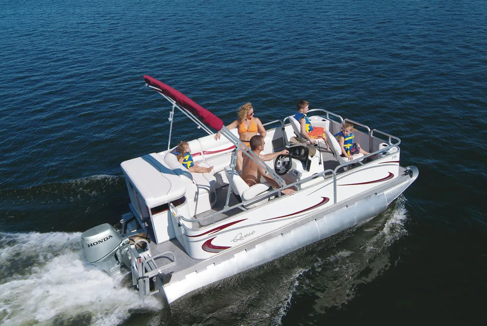 Honda Motors BF25 on the water