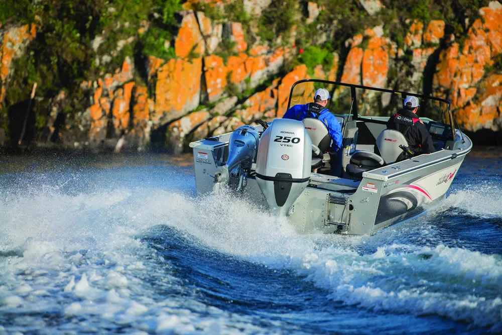 Honda Motors BF250 on the water